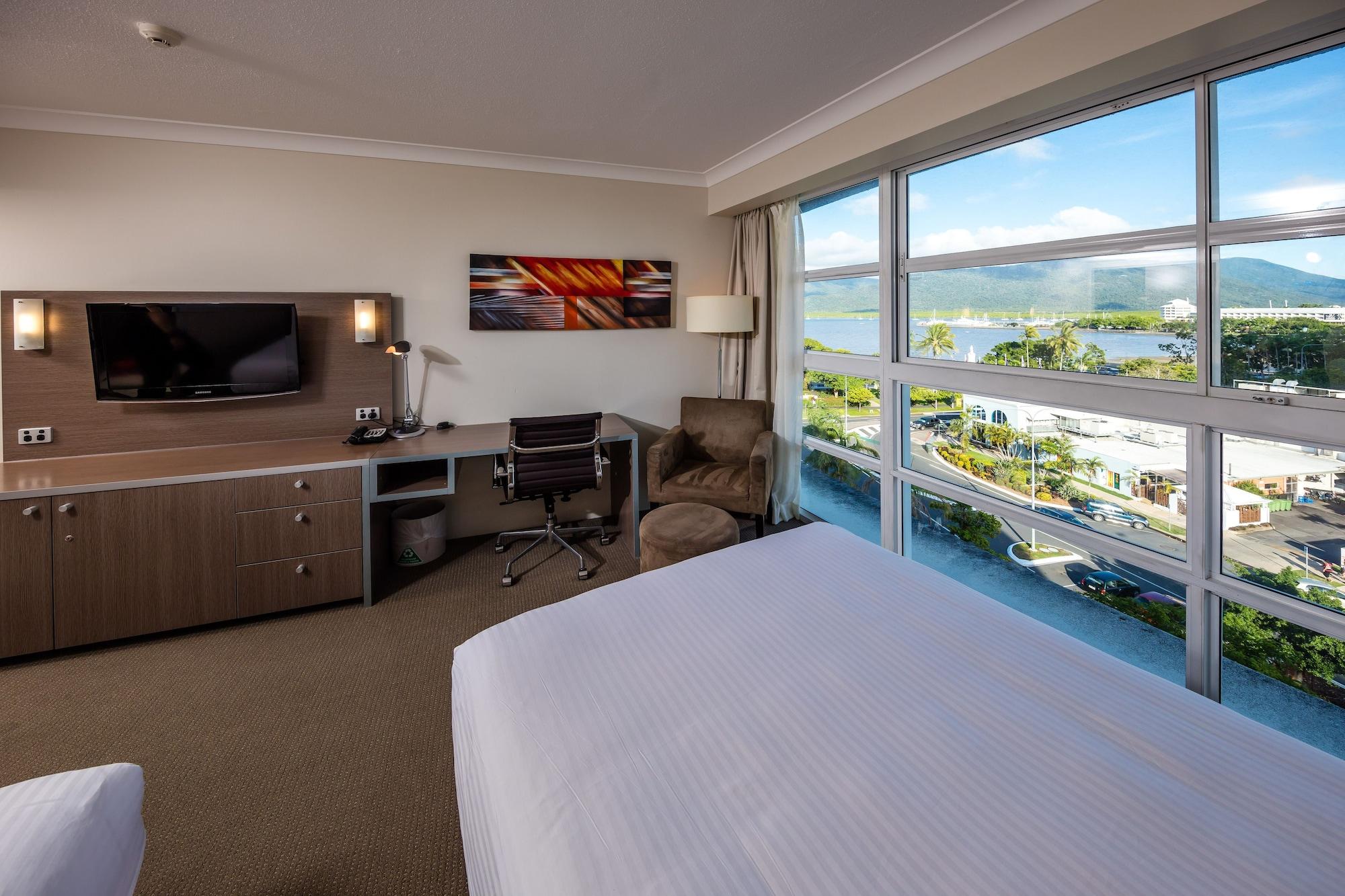 Doubletree By Hilton Cairns Hotel Kültér fotó