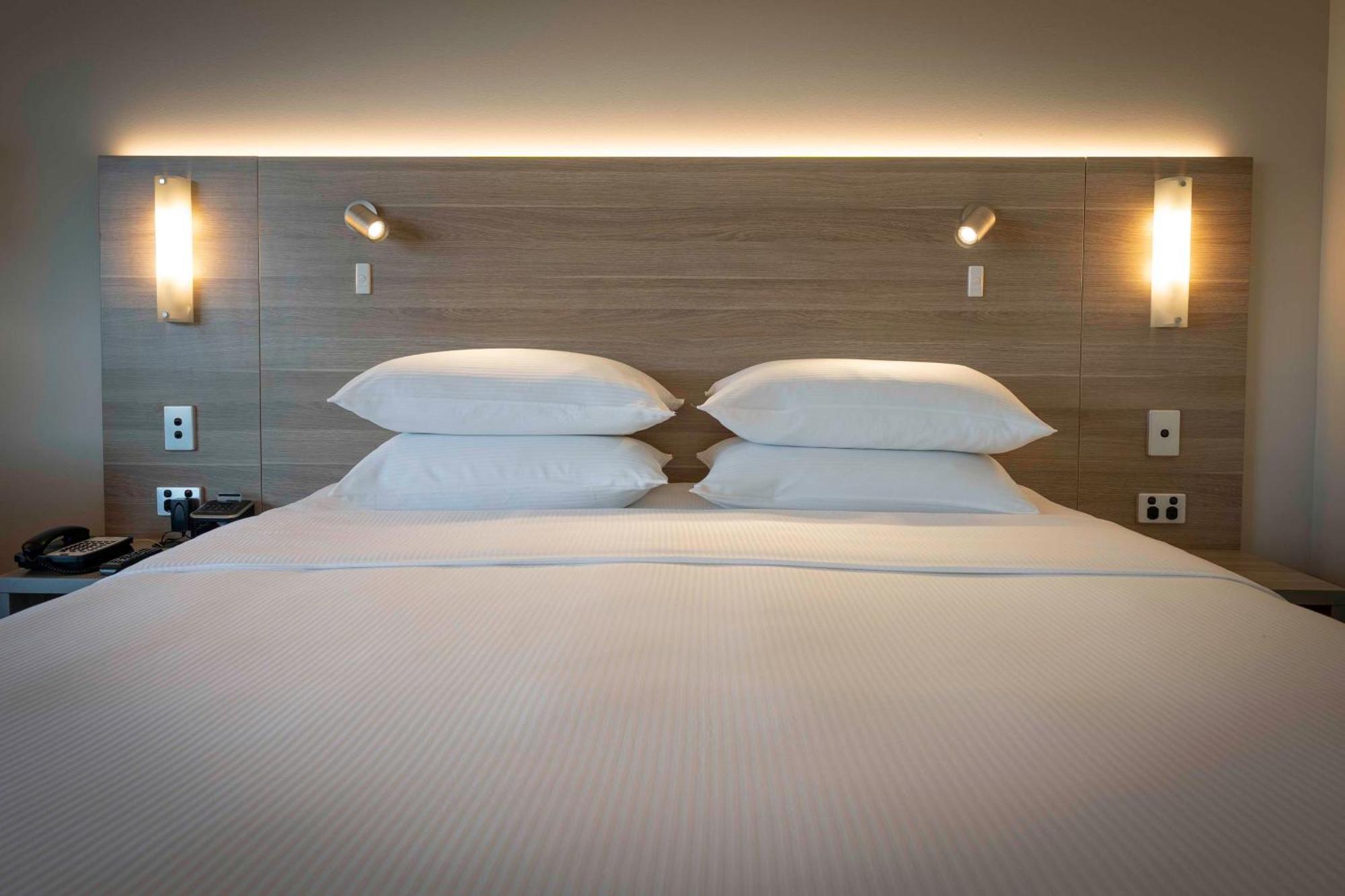 Doubletree By Hilton Cairns Hotel Kültér fotó